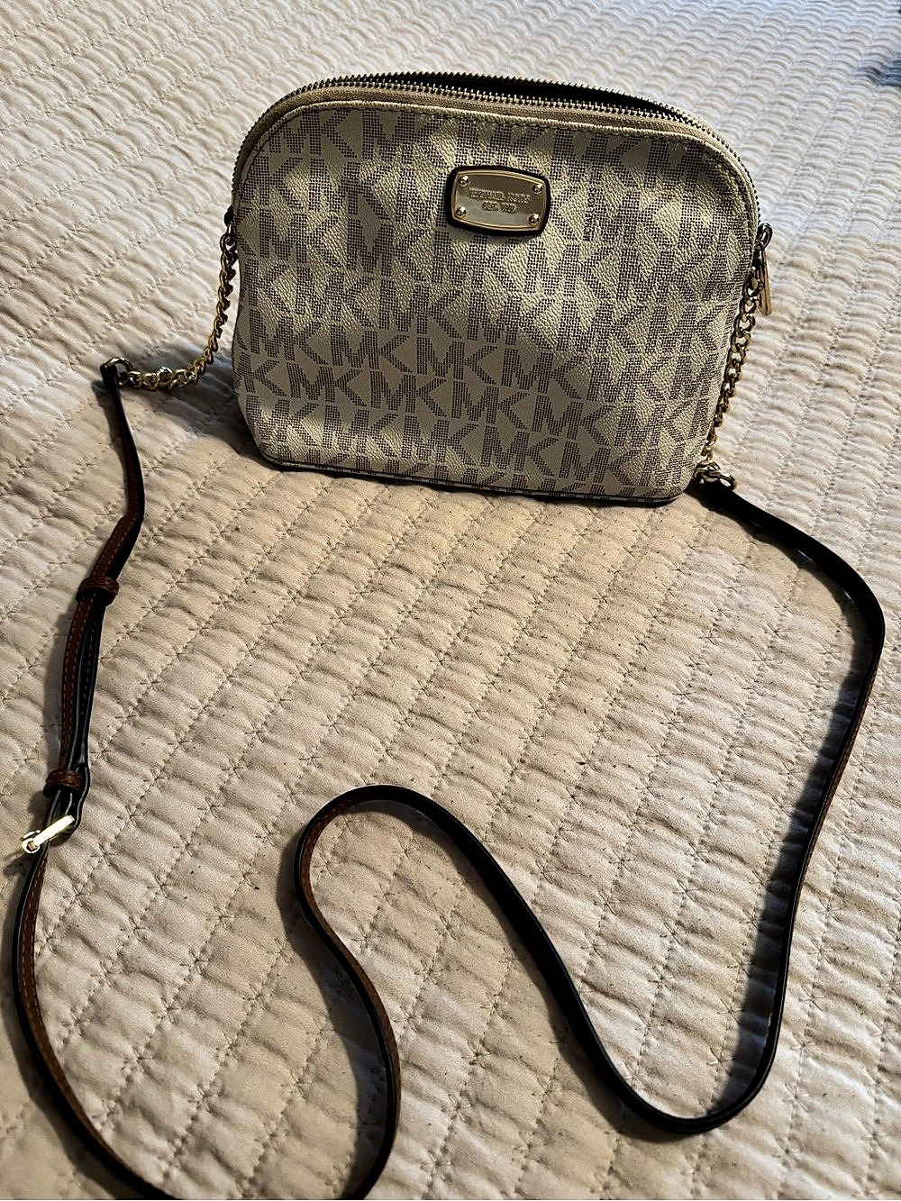 Michael Kors Jet Set Item Medium Dome Crossbody Brown & Beige